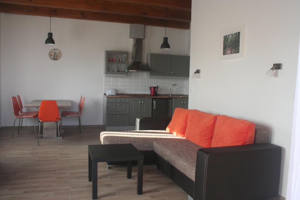 Malomko Apartman Zsira エクステリア 写真