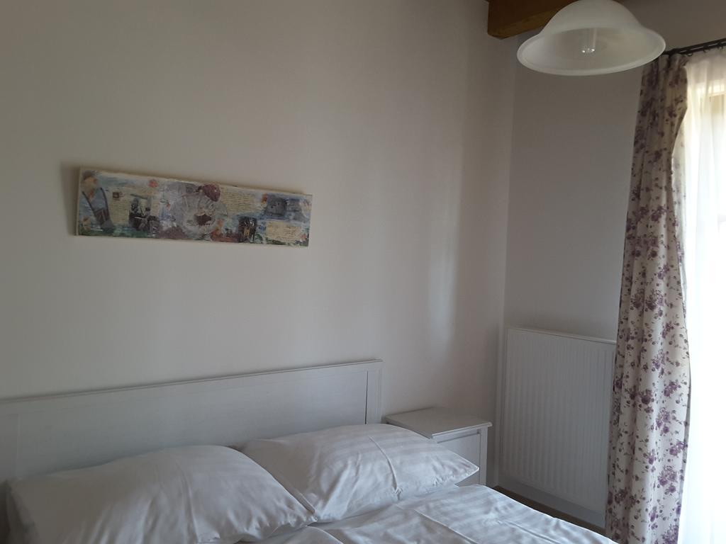Malomko Apartman Zsira エクステリア 写真